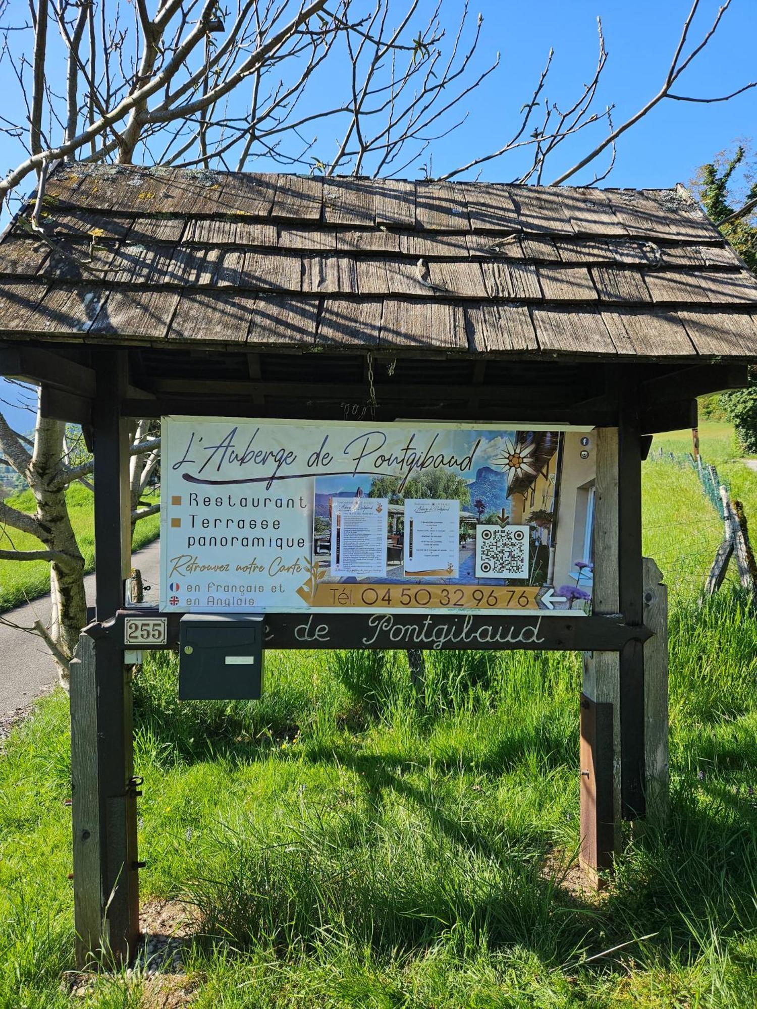 Auberge De Pontgibaud Lathuile 外观 照片